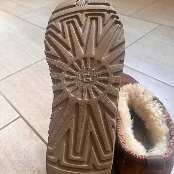 Uggs low rise SIZE 6.5-7 - Picture 4 of 5